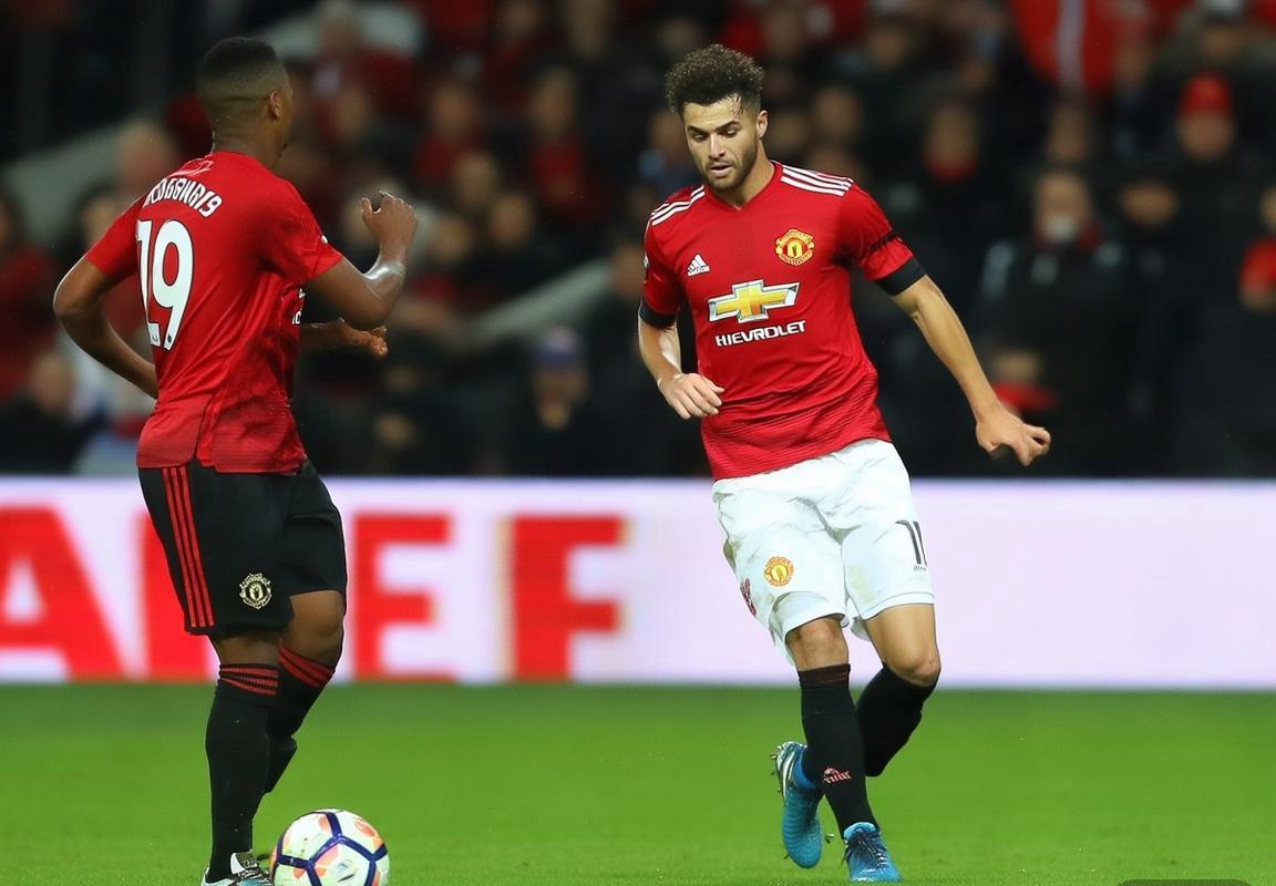 英超联赛关键对决：曼联迎战伯恩茅斯，积分榜争夺战一触即发